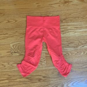 Lululemon In the Flow Crop. 4 Heathered Deep Coral